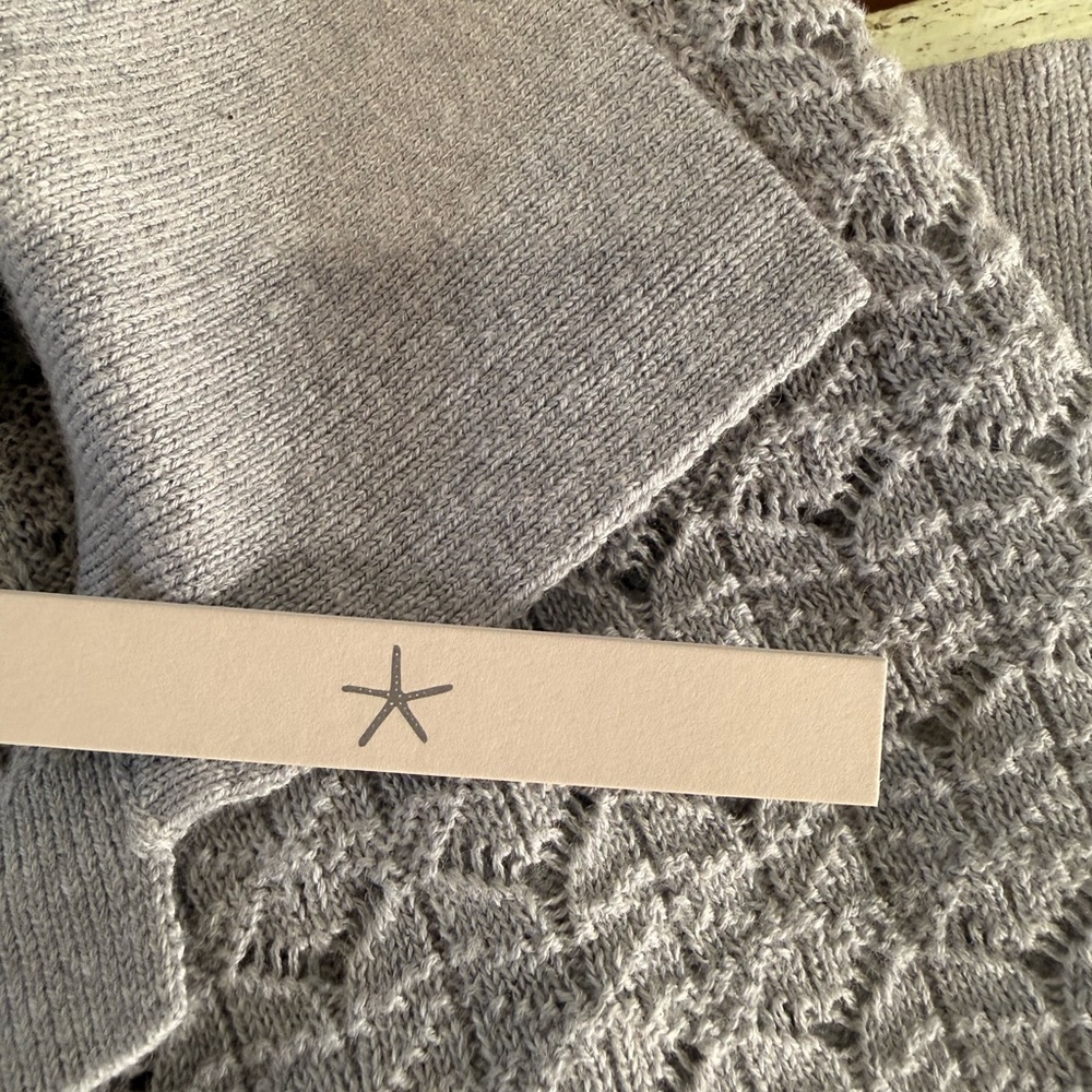 Barefoot Dreams Gray V-Neck Sweater - Picture 8 of 9